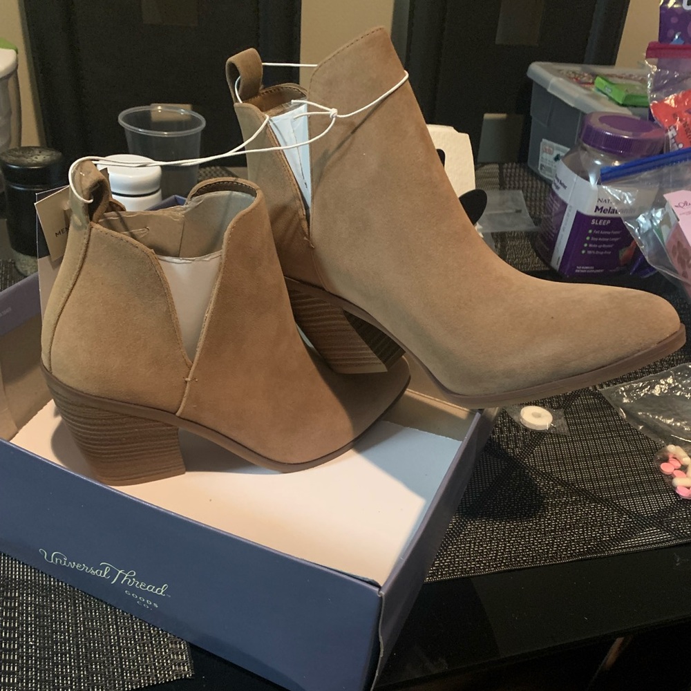 Women's Debbie Boots - Universal Thread™ Taupe